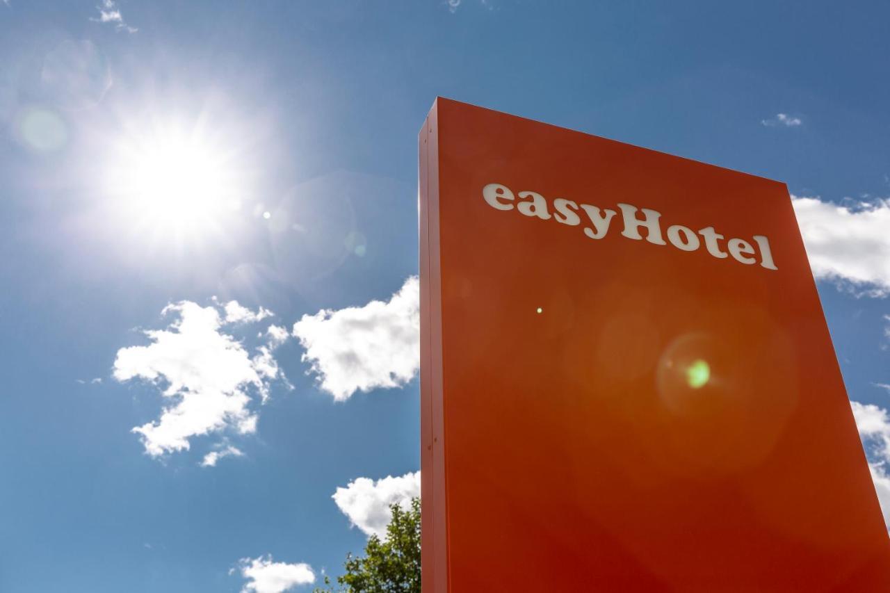 Easyhotel Редінг Екстер'єр фото